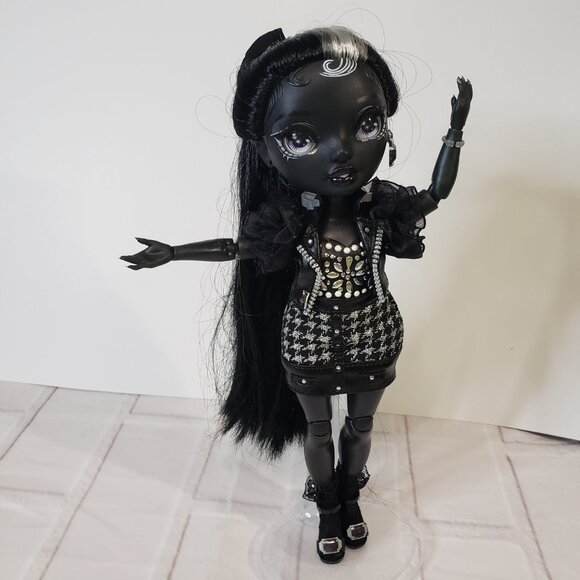 Beautiful Rainbow High Series 1 Grayscale Shanell Onyx Doll 11" Toy with Shoes - Picture 2 of 9